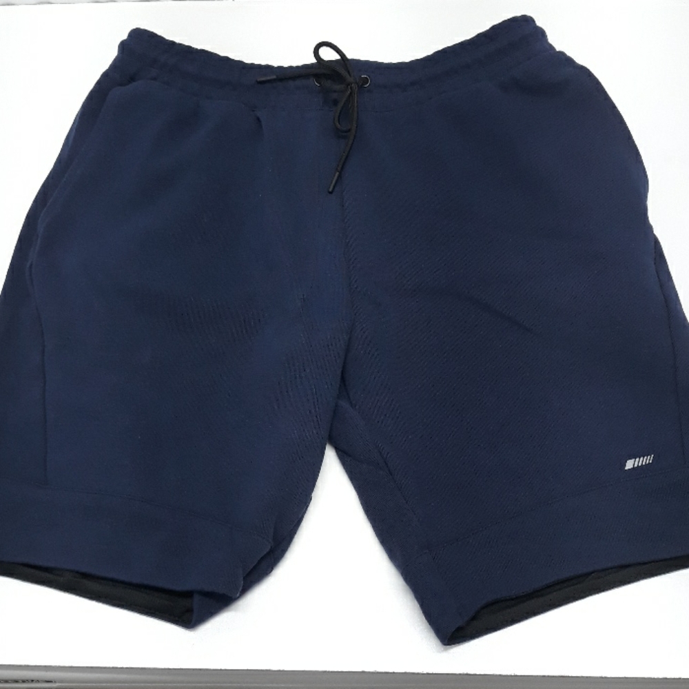 Amazon Essentials Men’s Loose-Fit Performan Shorts